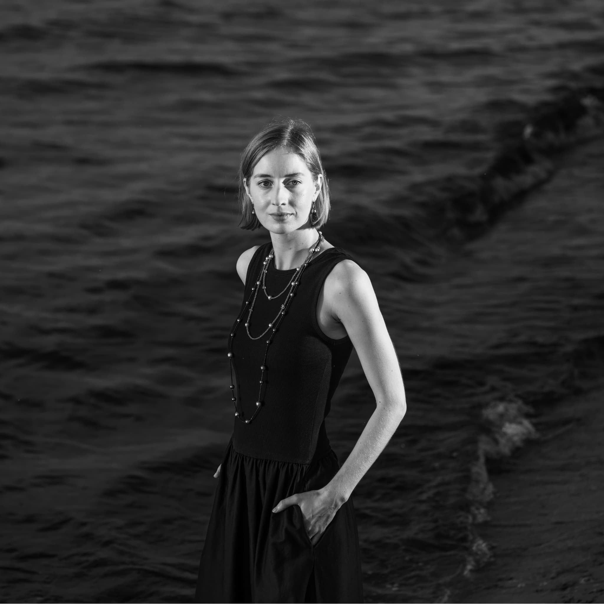 Graue Süßwasserzuchtperlen mit Labradorit