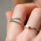 Weißgoldener Kugel Ring