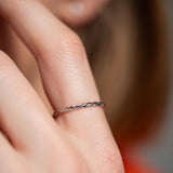 Weißgoldener Kordel Ring