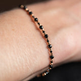 Schwarze Spinelle & Rotgold Armband